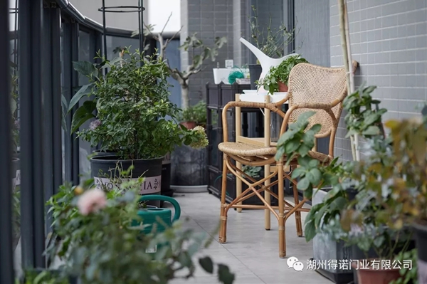 得诺木门:简单与幸福的邂逅 是生活的浪漫剧场