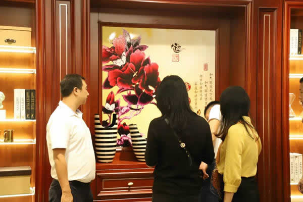 金秋十月硕果丰，新标木门加盟签约如火如荼！
